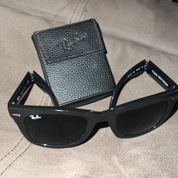 RayBan Foldable Sunglasses - Picture 2 of 3